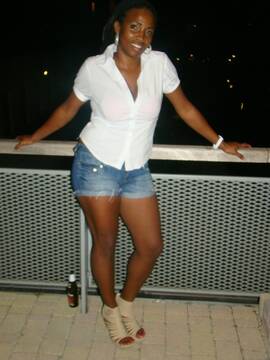 Public Photo of lariza12